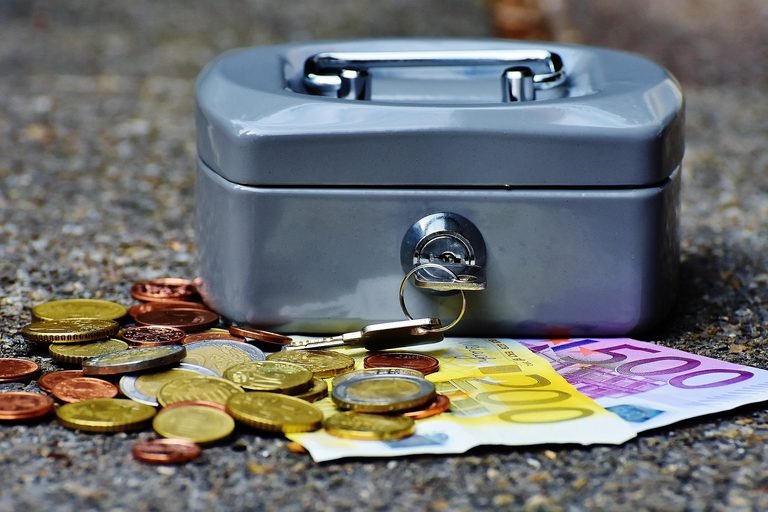 Beginner’s Guide to Investing: Where Should You Put Your Money First?