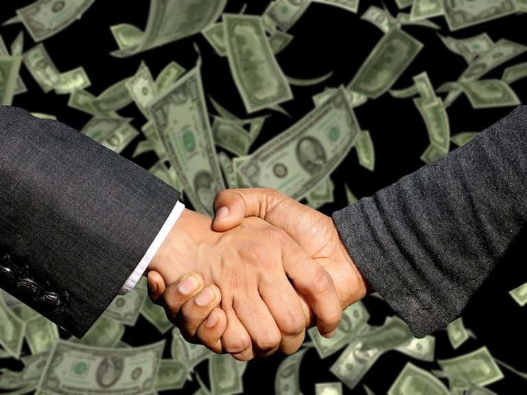 7 Common Money Mistakes That Can Keep You Financially Stuck